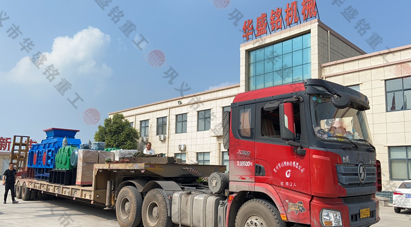 全自动液压对辊凯发旗舰厅官网发往江西的发货现场